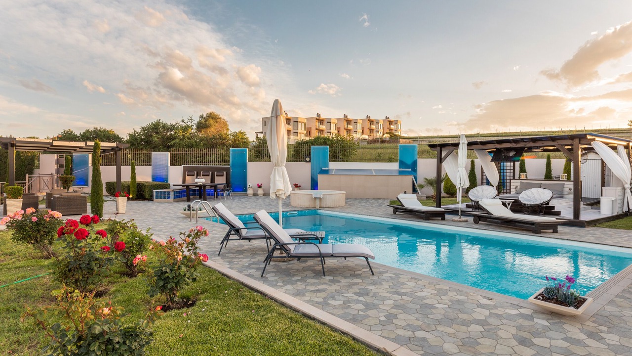 Photo of Outdoor in Plagiarion