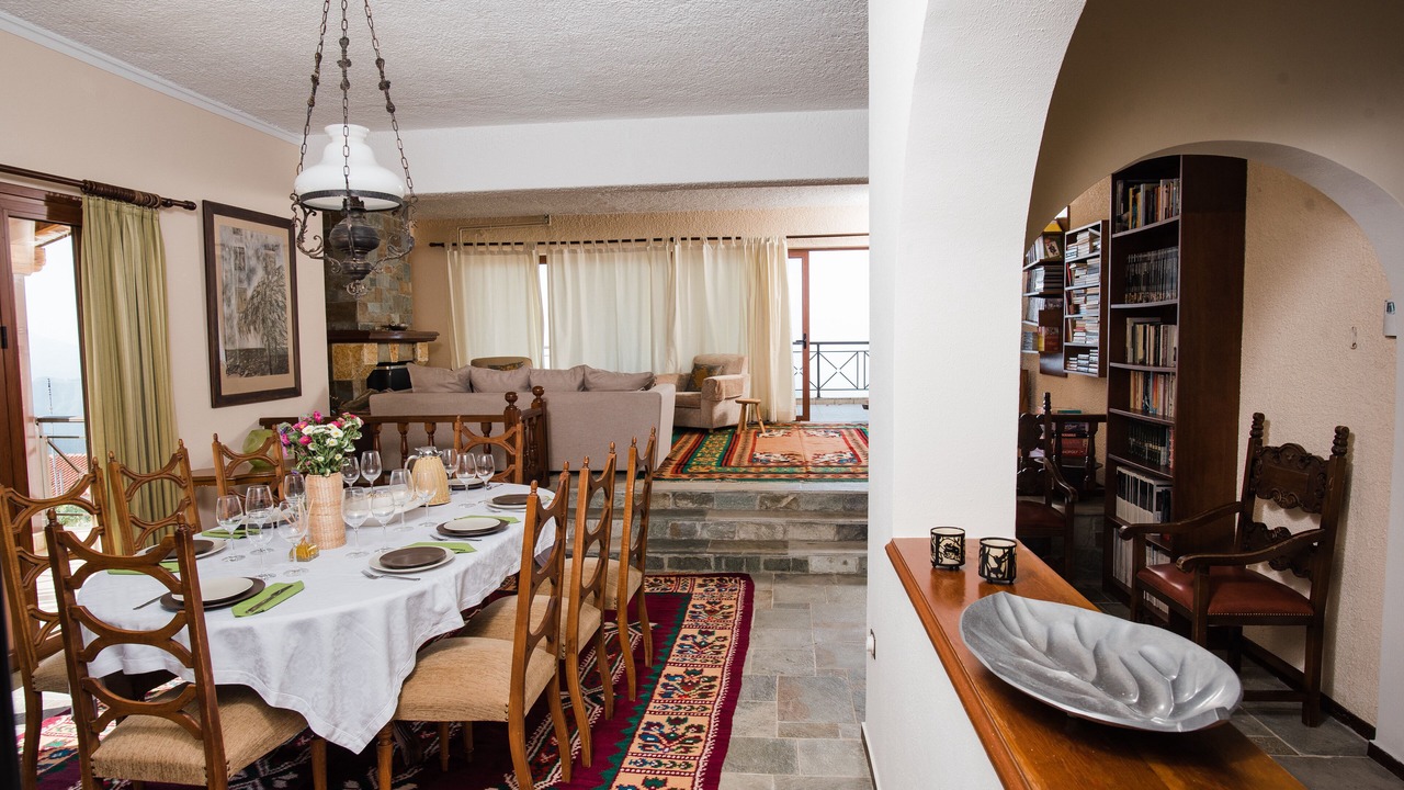 Photo of Livingroom in Aigialeia
