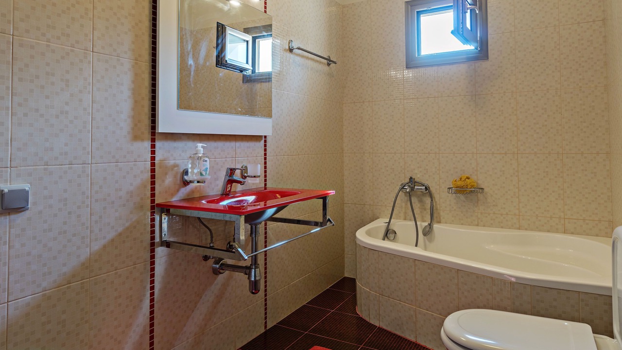 Photo of Bathroom in Skouloufia