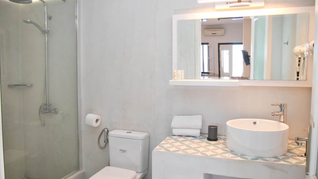 Photo of Bathroom in Kamari