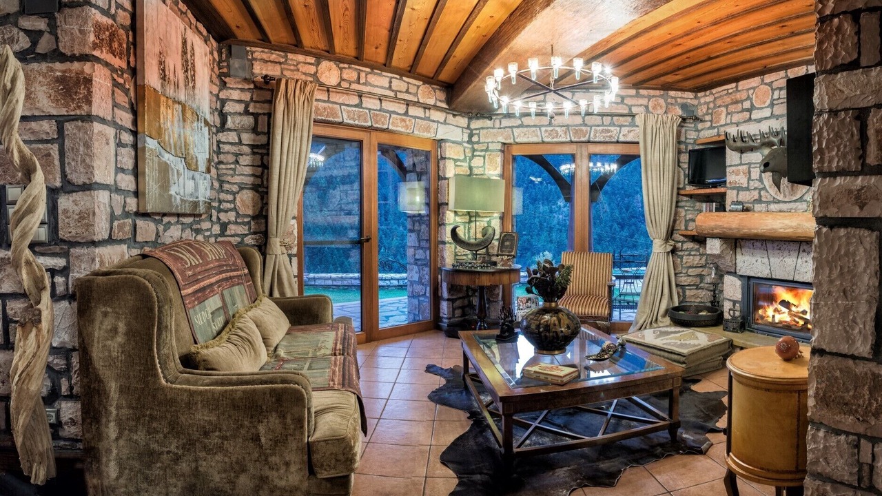 Photo of Livingroom in Karpenisi
