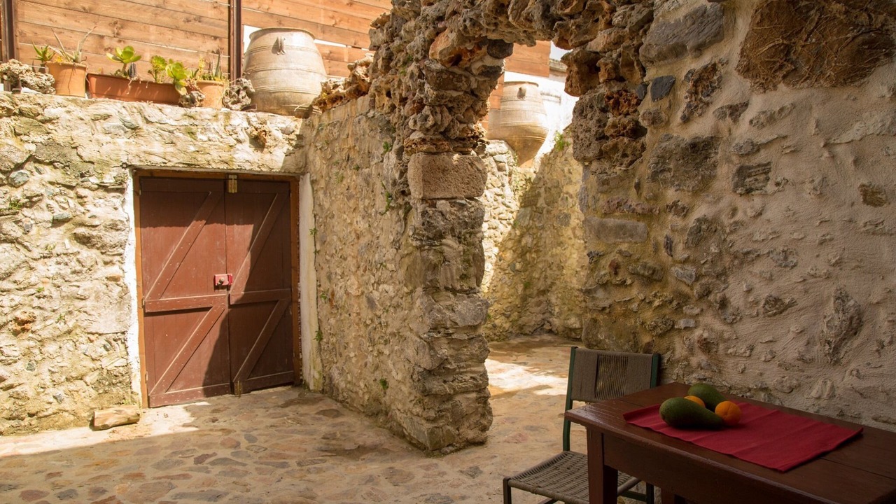 Photo of Patio Balcony in Mixorrouma