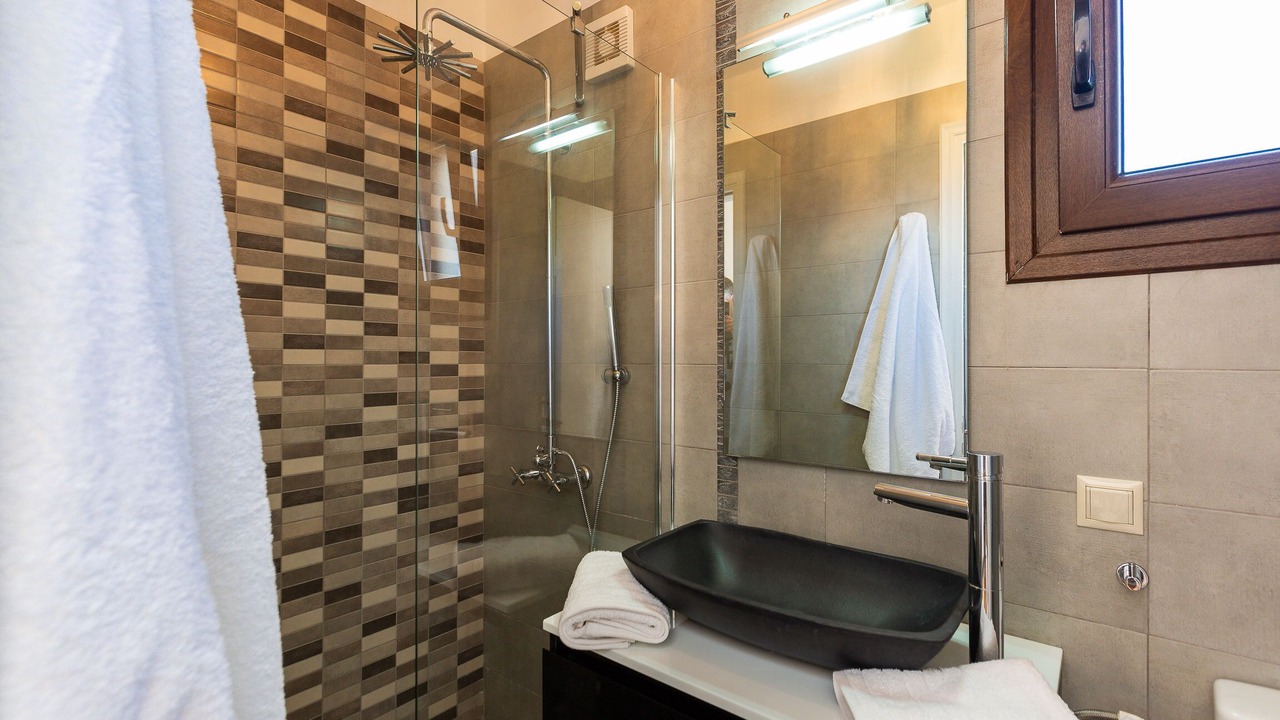Photo of Bathroom in Chromonastiri