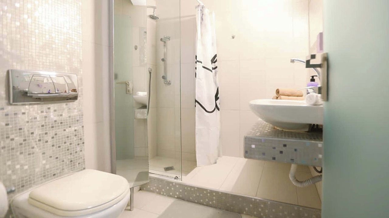 Photo of Bathroom in Thermi