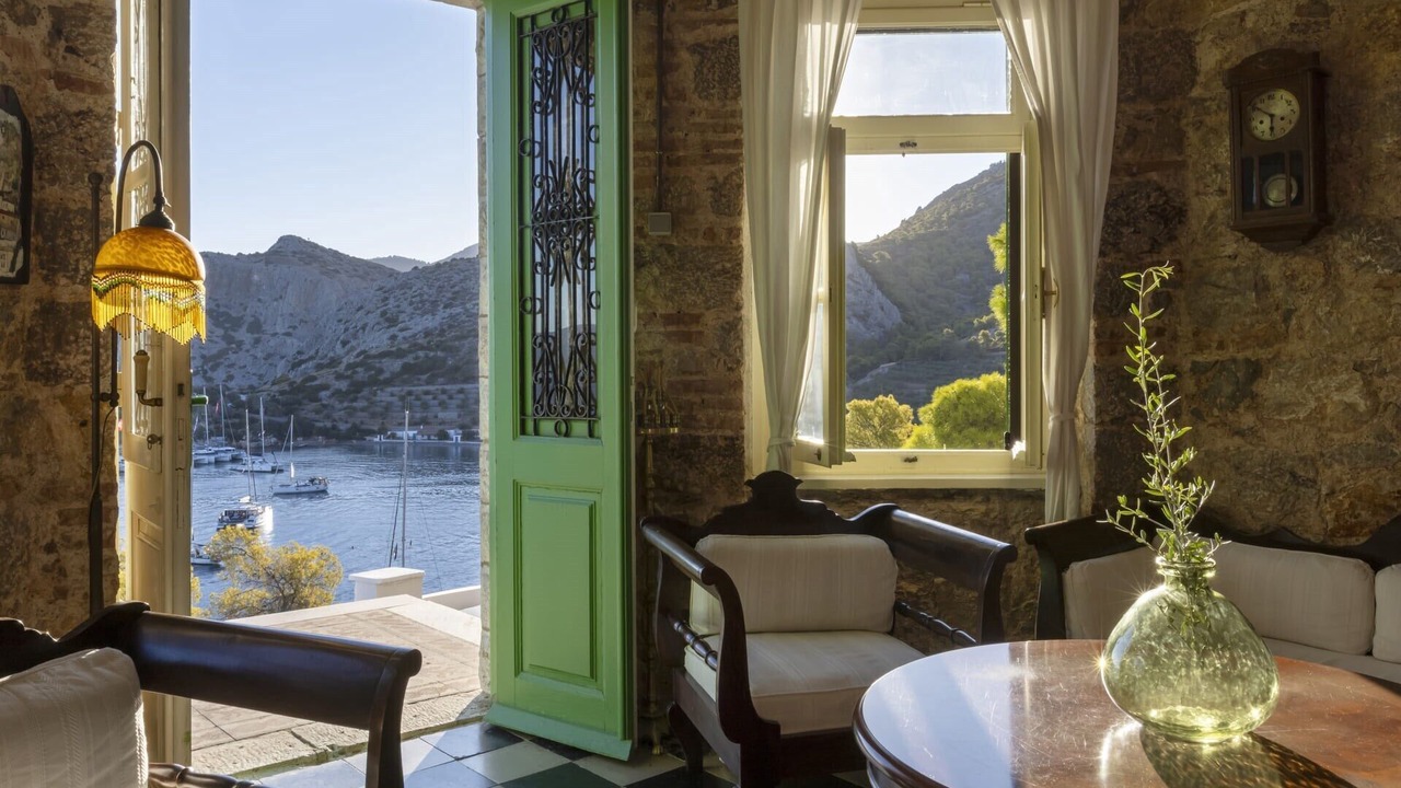 Photo of Others in Hydra