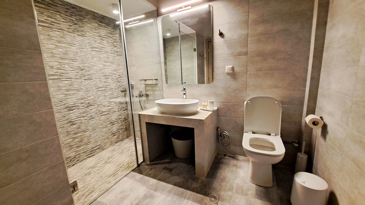 Photo of Bathroom in Mourteri