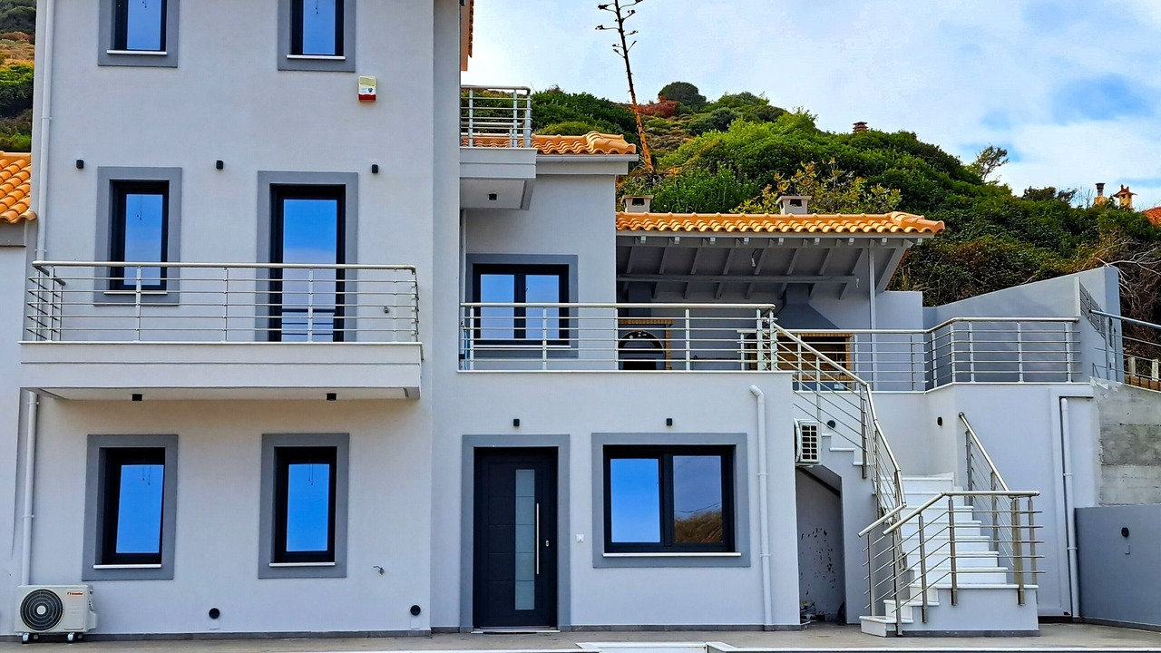 Photo of Outdoor in Mourteri