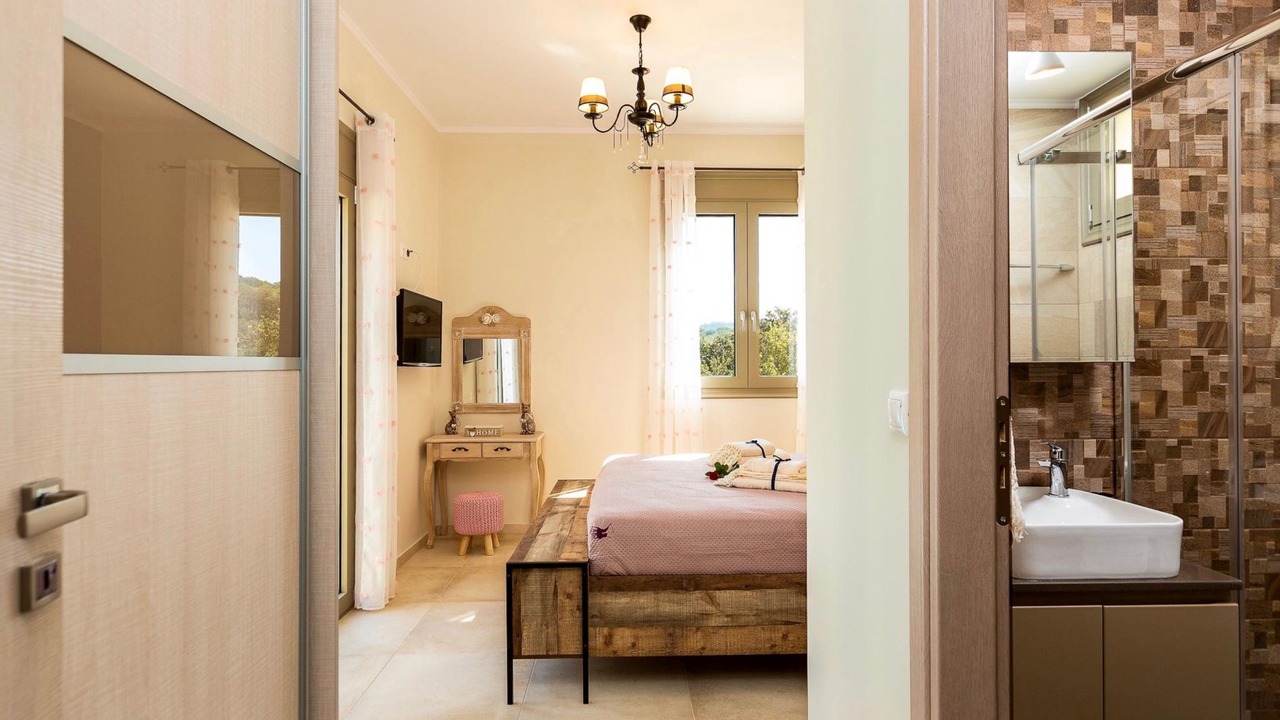 Photo of Bedroom in Monopari