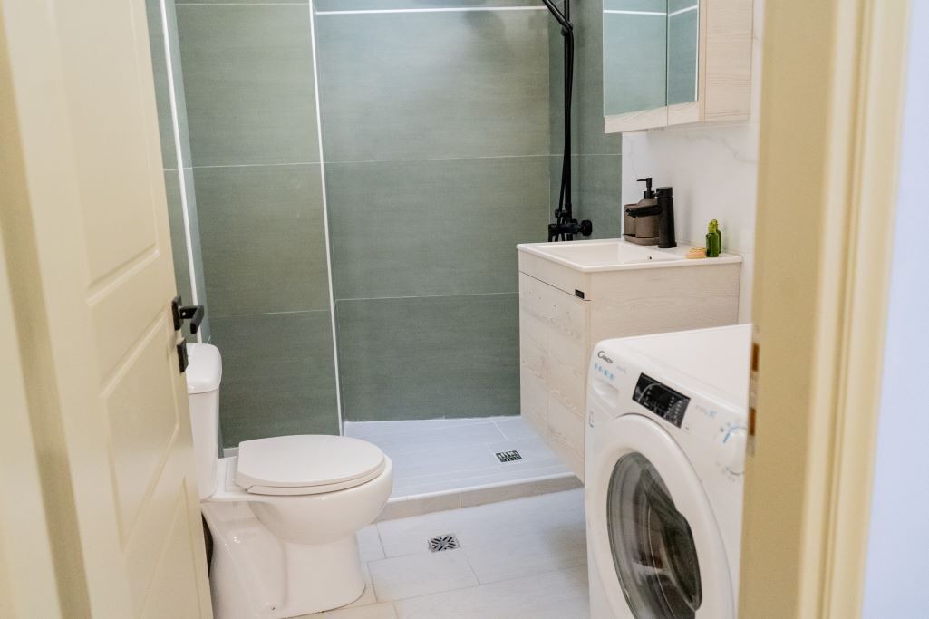 Photo of Bathroom in Ioannina Town Centre