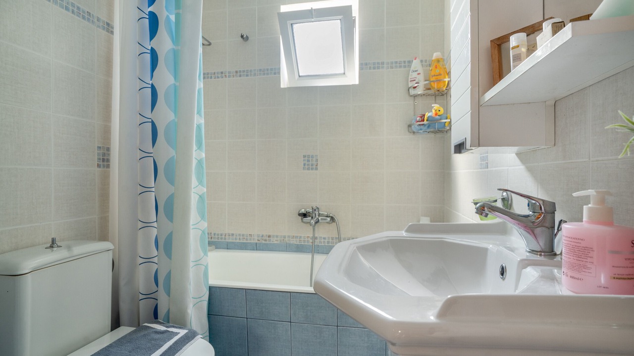 Photo of Bathroom in Kryoneri