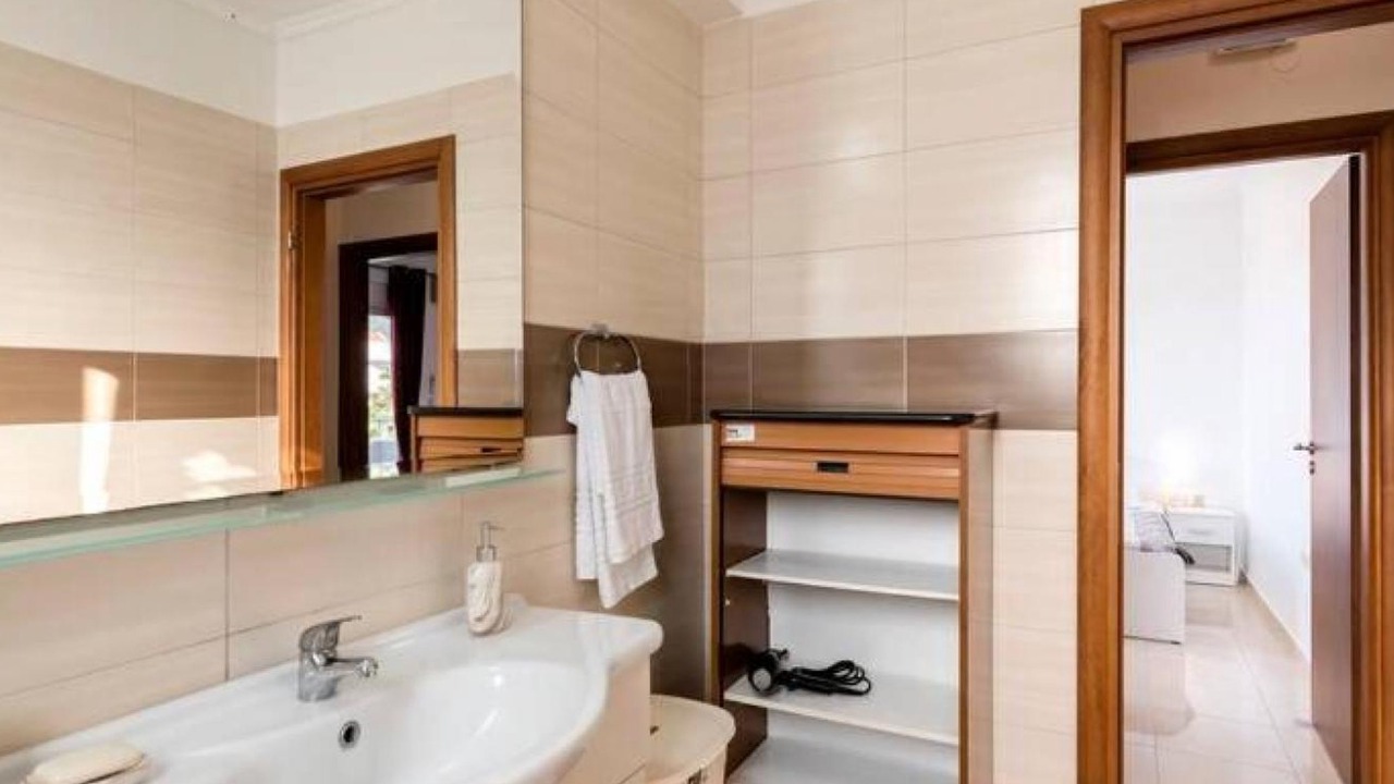 Photo of Bathroom in Petaloudes