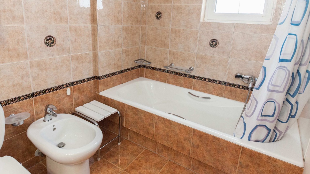 Photo of Bathroom in Korydallos