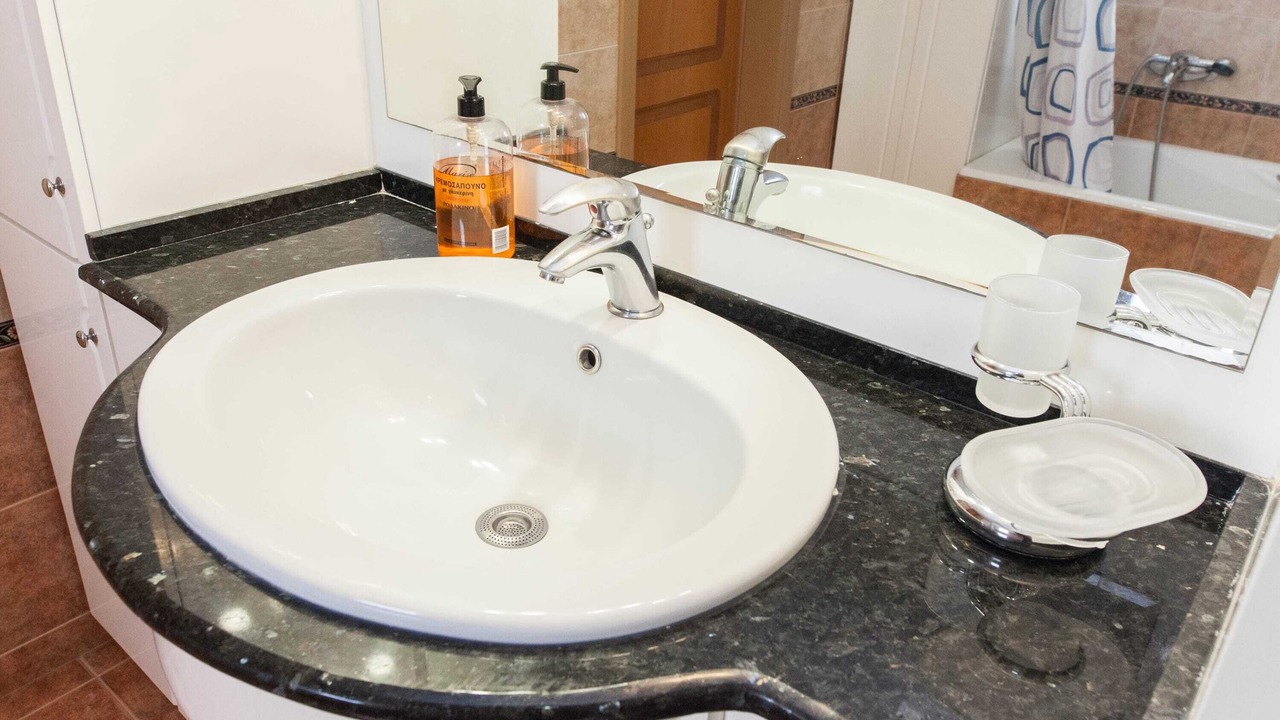 Photo of Bathroom in Korydallos