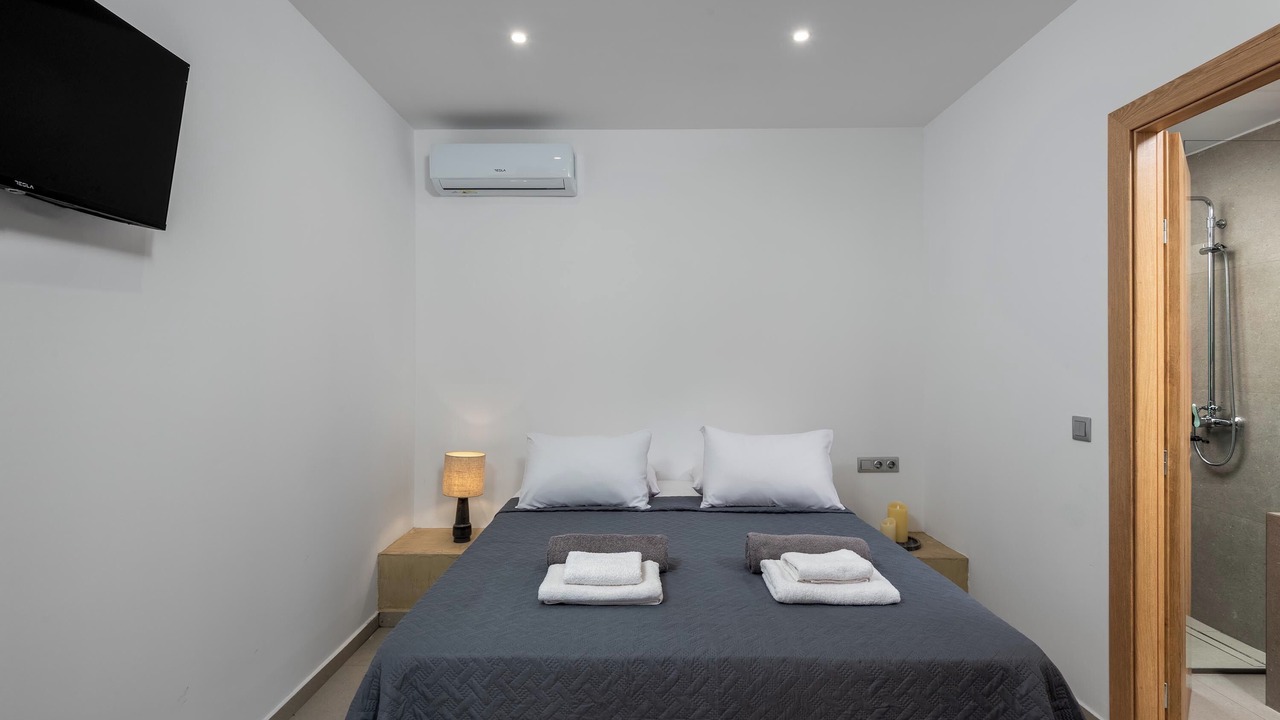 Photo of Bedroom in Petaloudes