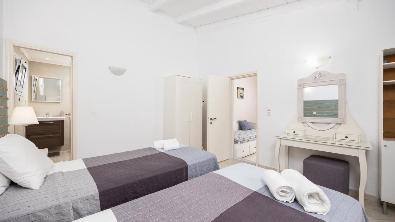 Photo of Bathroom in Longos