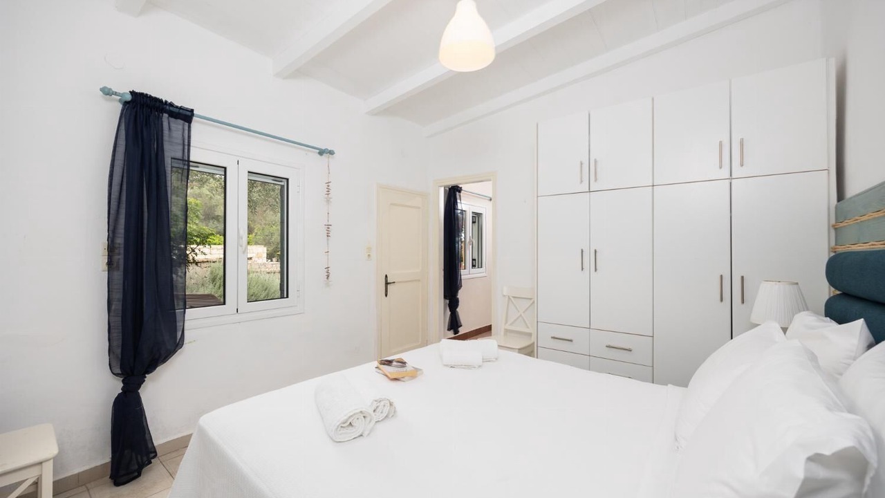 Photo of Bathroom in Longos