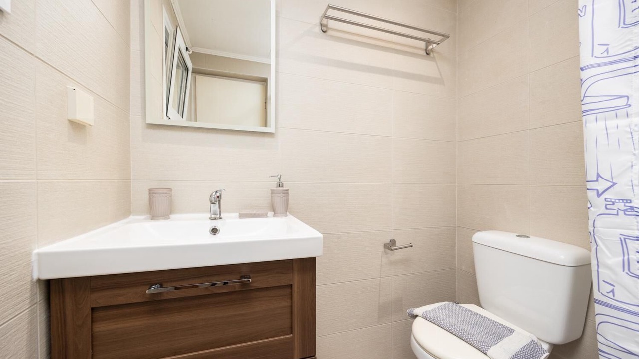 Photo of Bathroom in Longos