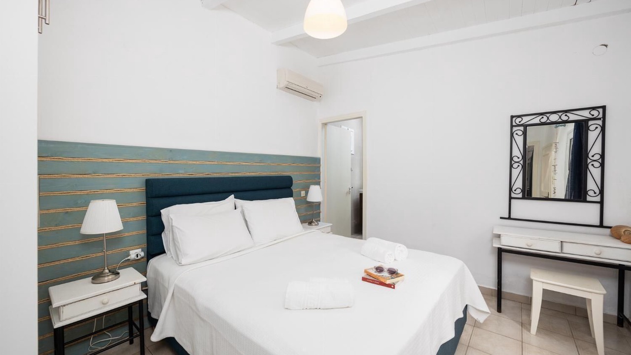 Photo of Bathroom in Longos