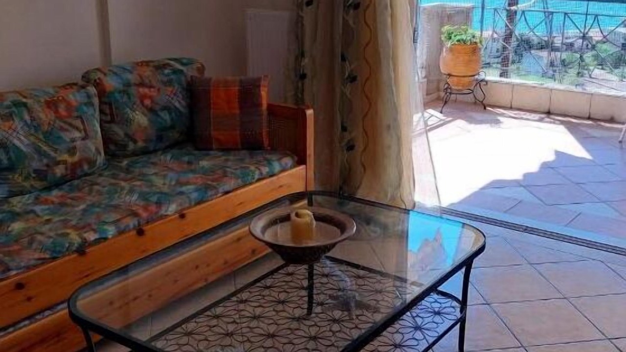 Photo of Livingroom in Menidion