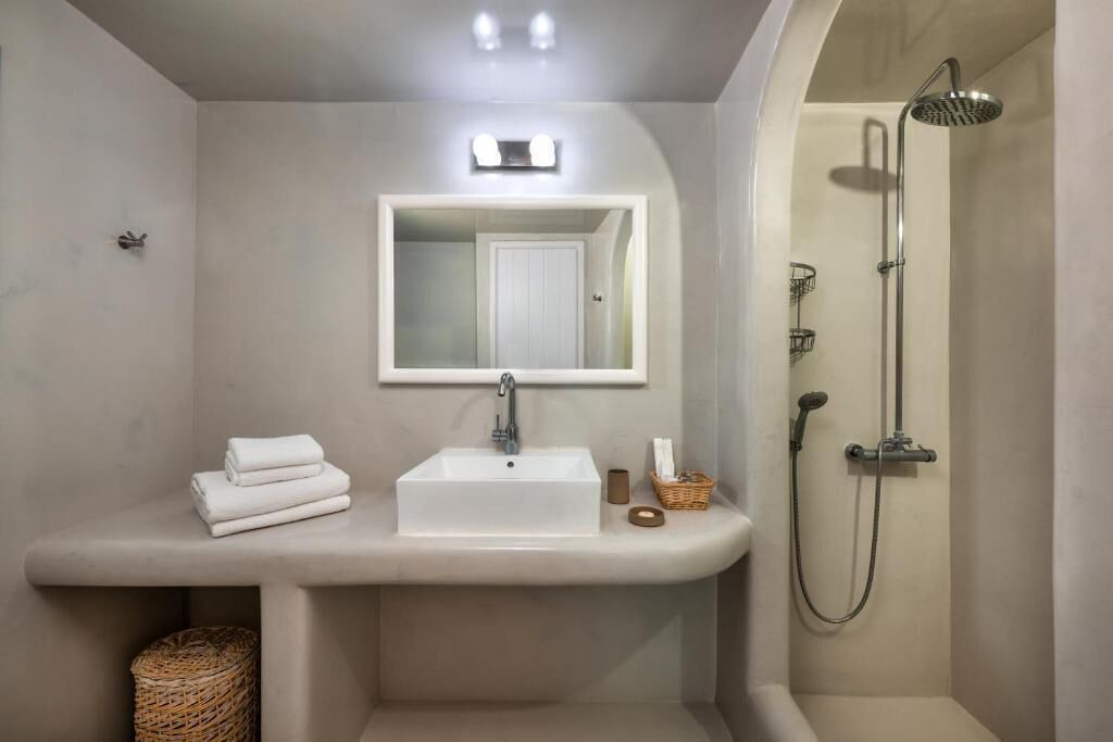 Photo of Bathroom in Kamari