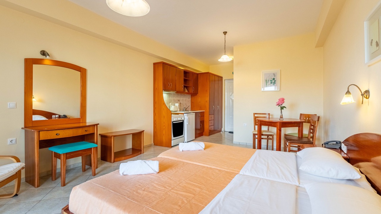 Photo of Bedroom in Agios Stefanos Avliotes