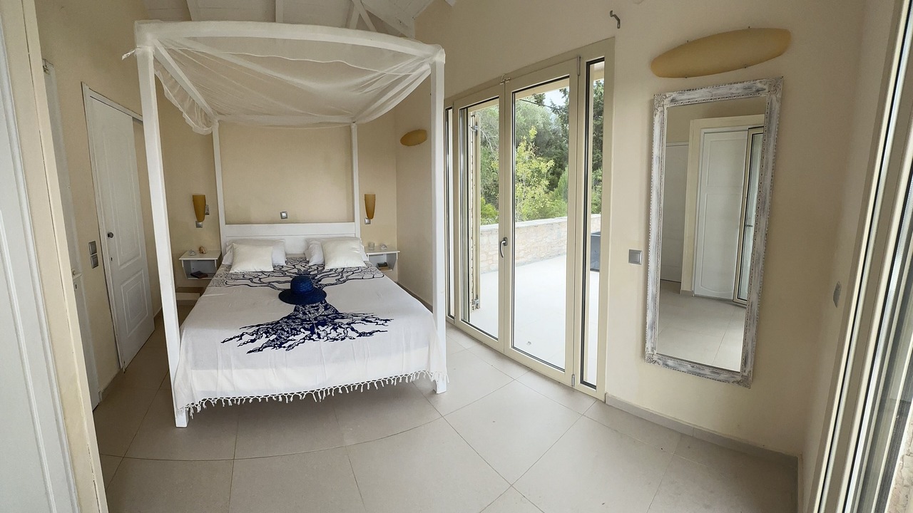 Photo of Bedroom in Analipsi