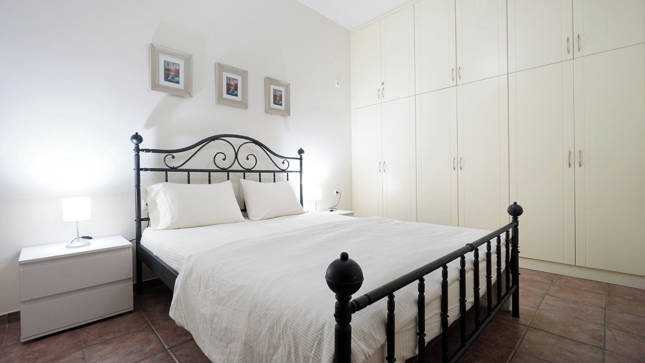 Photo of Bedroom in Makrys Tichos