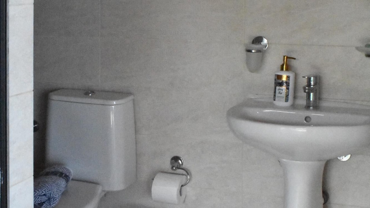 Photo of Bathroom in Ovrios