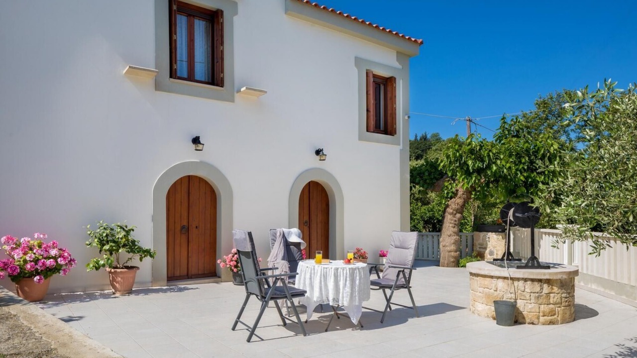 Photo of Outdoor in Panethimos