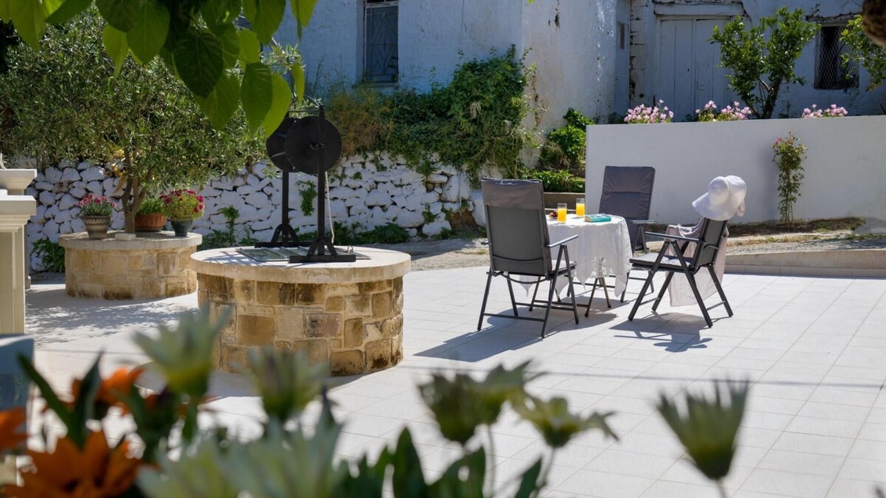 Photo of Outdoor in Panethimos