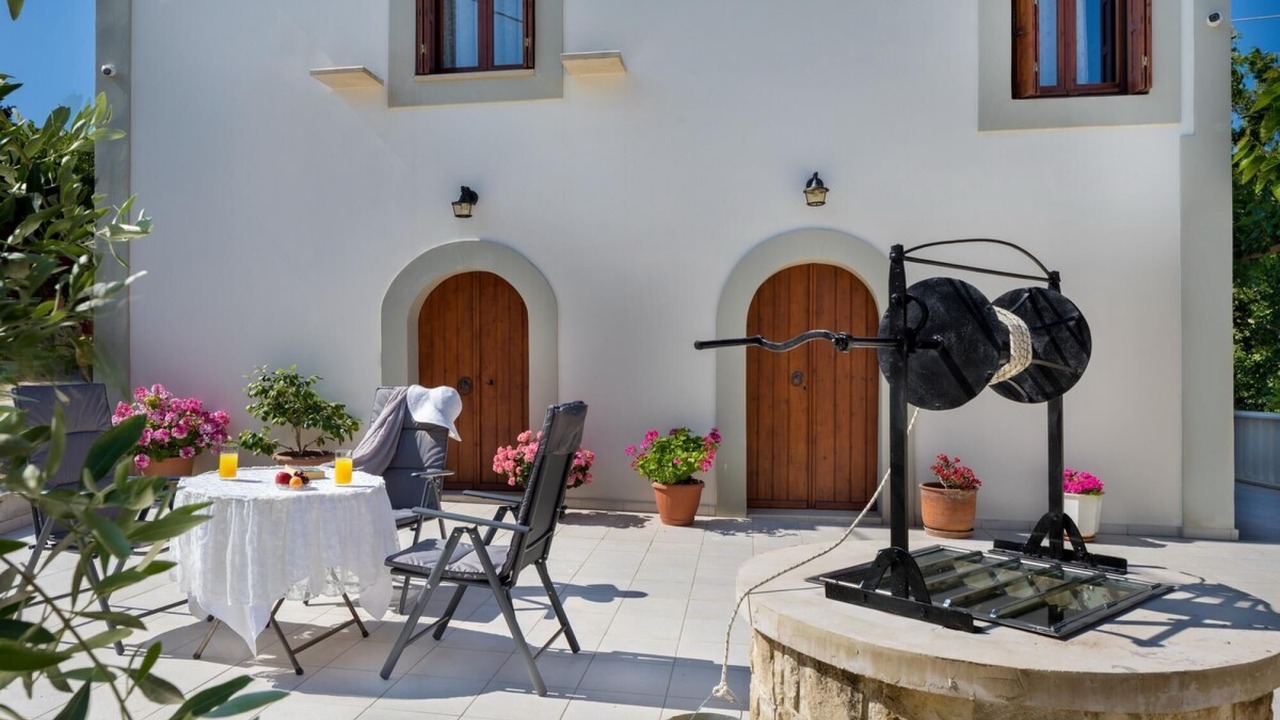 Photo of Outdoor in Panethimos