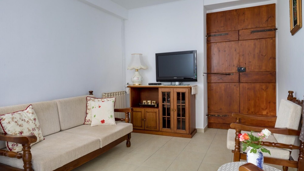 Photo of Livingroom in Panethimos