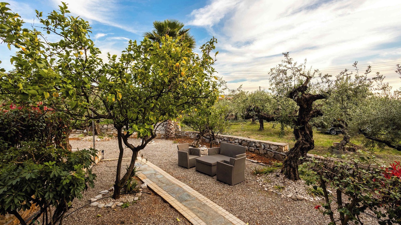 Photo of Outdoor in Lefktro