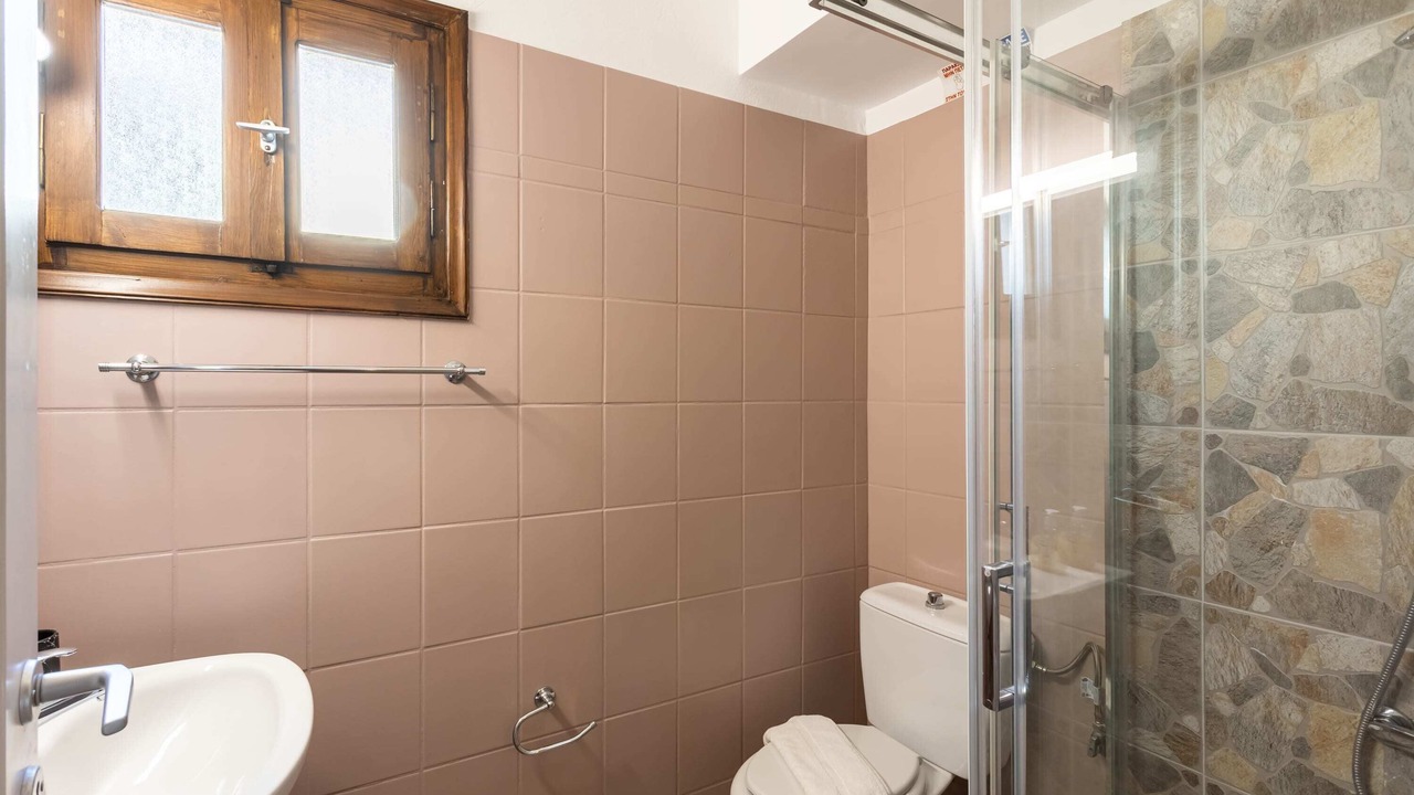 Photo of Bathroom in Lefktro