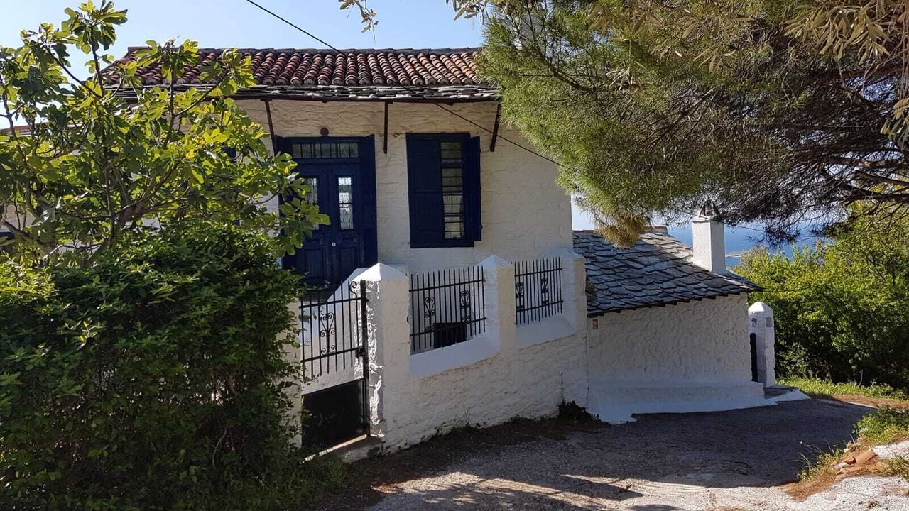 Photo of Outdoor in Glossa