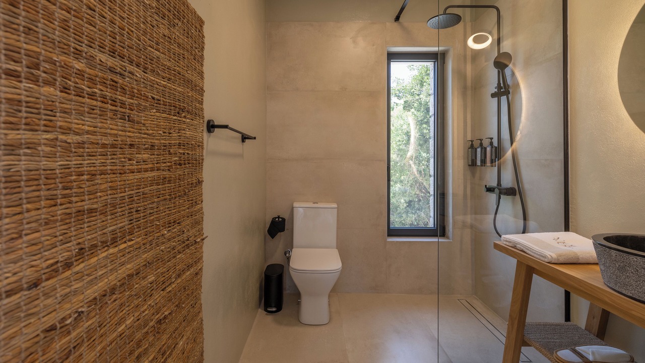 Photo of Bathroom in Tzamarelata