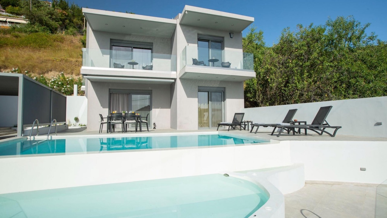 Photo of Bedroom in Apolpaina