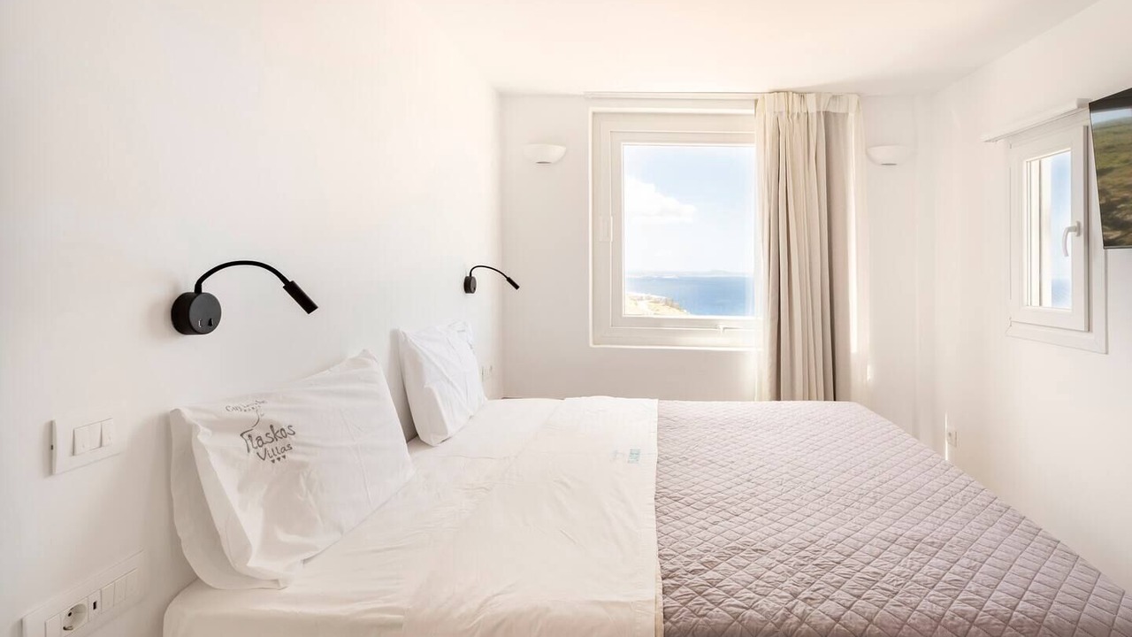Photo of Bedroom in Faros Armenistis