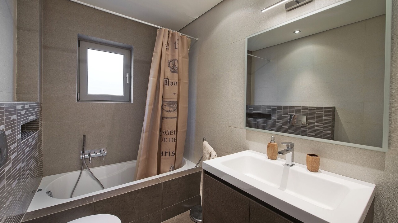 Photo of Bathroom in Vari
