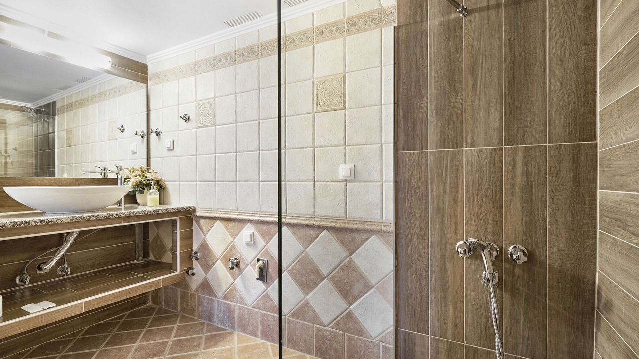 Photo of Bathroom in Kaminarata