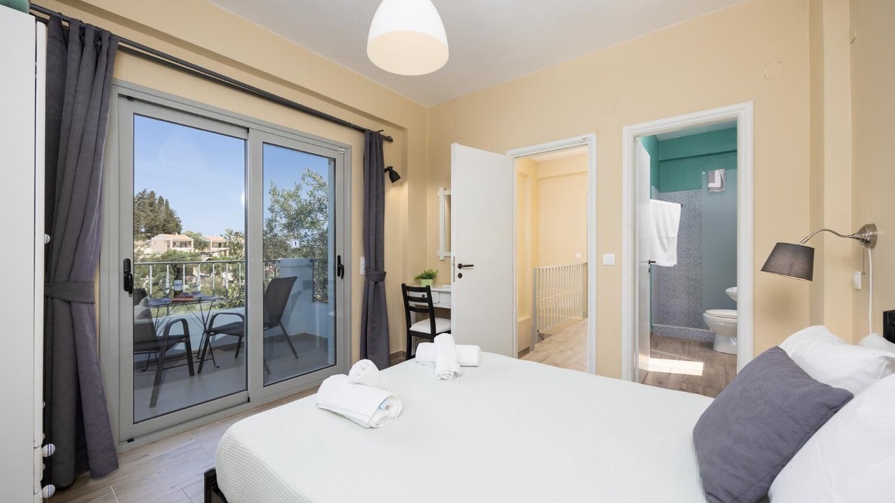 Photo of Bathroom in Longos