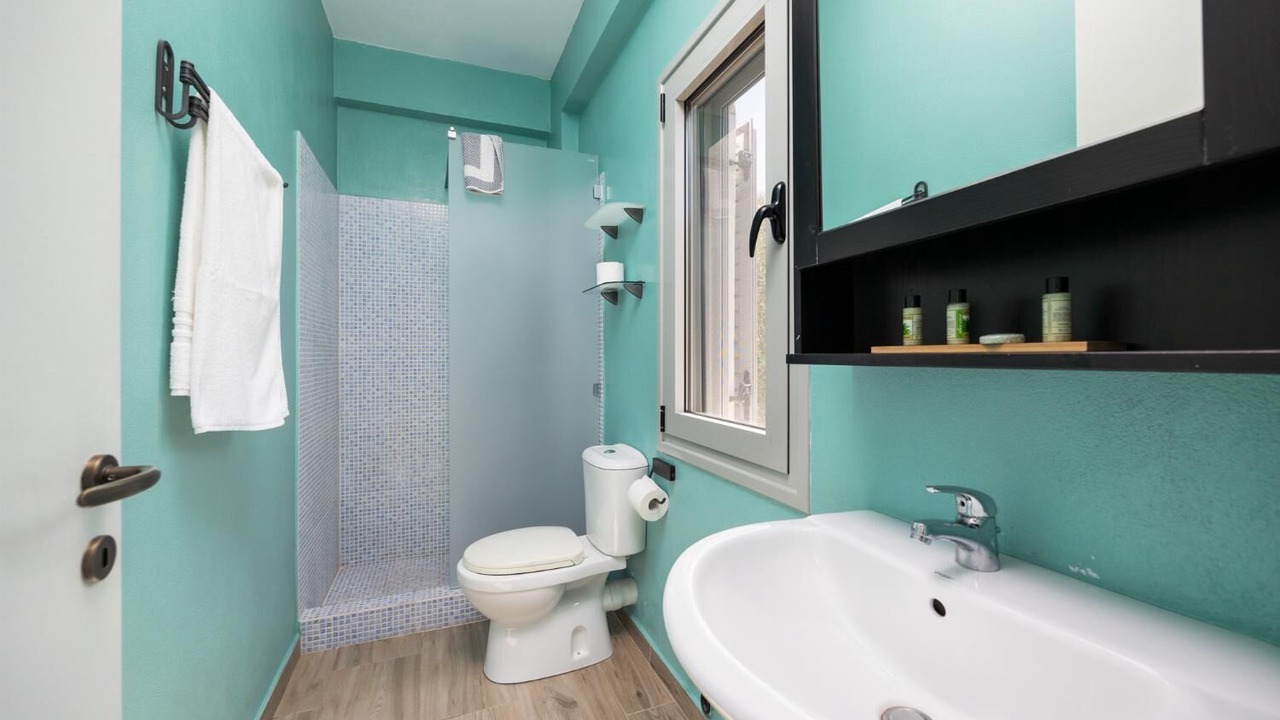 Photo of Bathroom in Longos