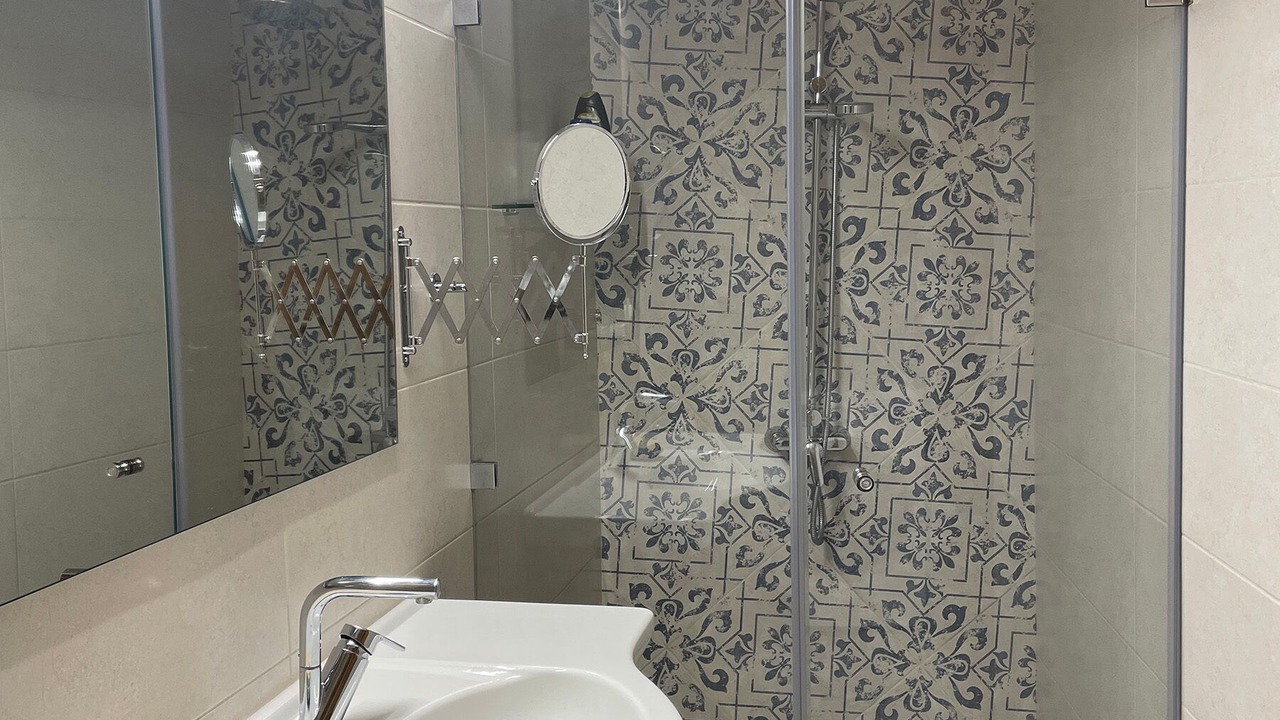 Photo of Bathroom in Vori