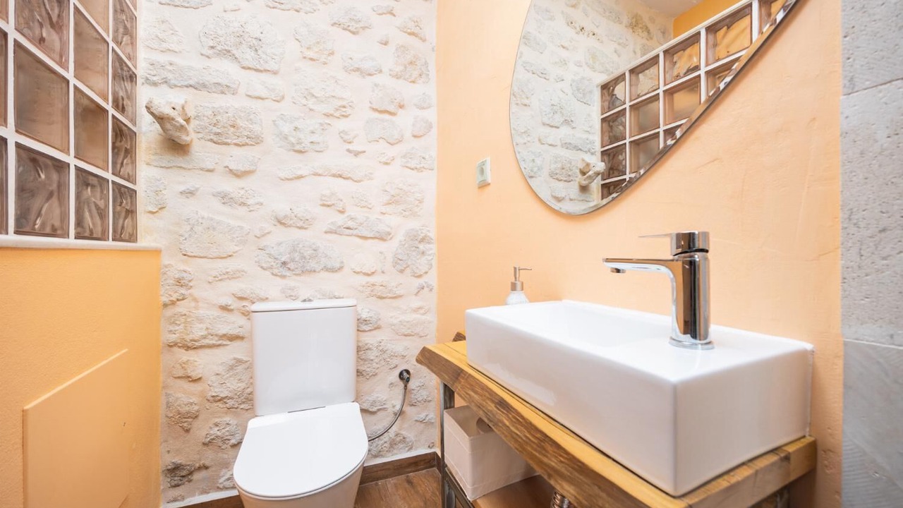 Photo of Bathroom in Kare