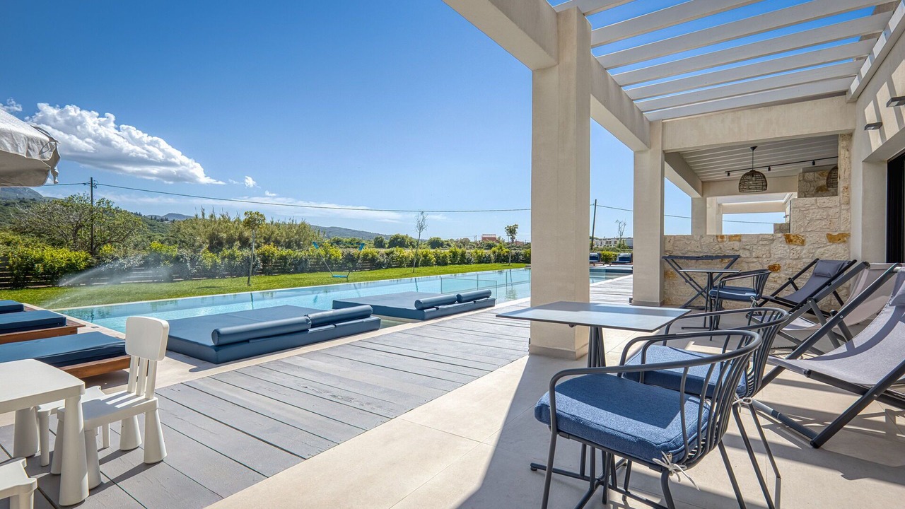 Photo of Patio Balcony in Almiros Beach
