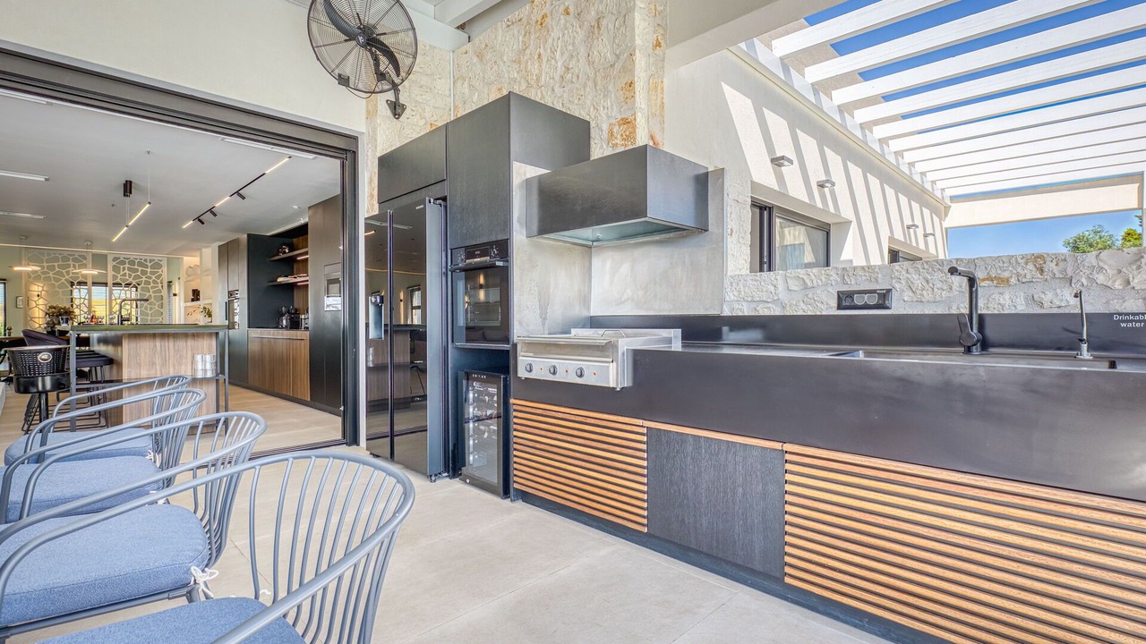 Photo of Patio Balcony in Almiros Beach