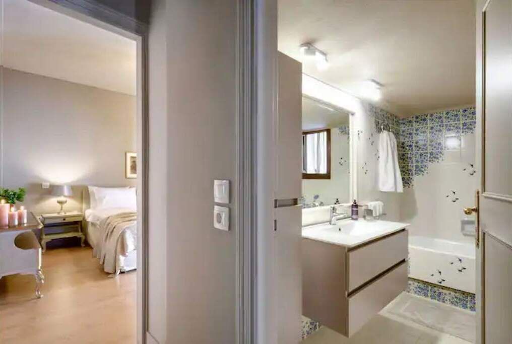 Photo of Bathroom in Vari-Voula-Vouliagmeni