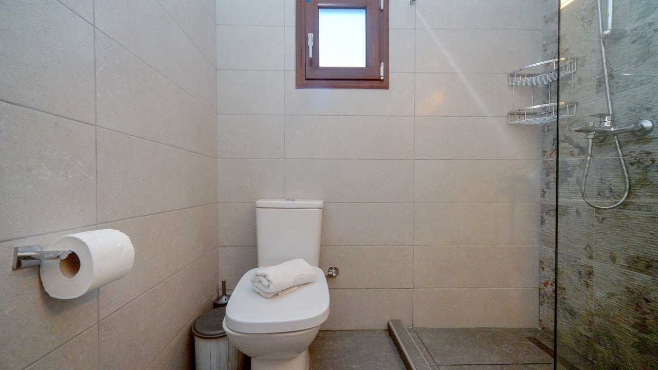 Photo of Bathroom in Longos