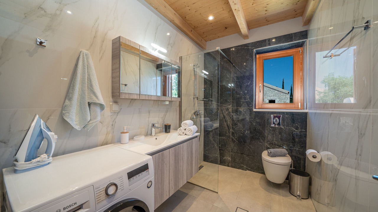 Photo of Bathroom in Tzamarelata