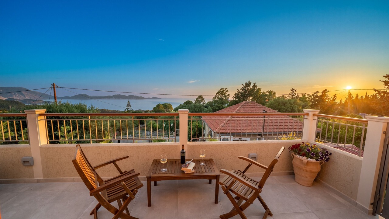 Photo of Patio Balcony in Tzamarelata